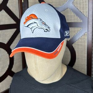 Indianapolis Colts Reebok NFL Licensed Adjustable Script Adult Ball Snapback Cap